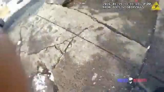 Офицер полиции Ньюарка застрелил водителя, пытавшегося скрыться с места задержания.