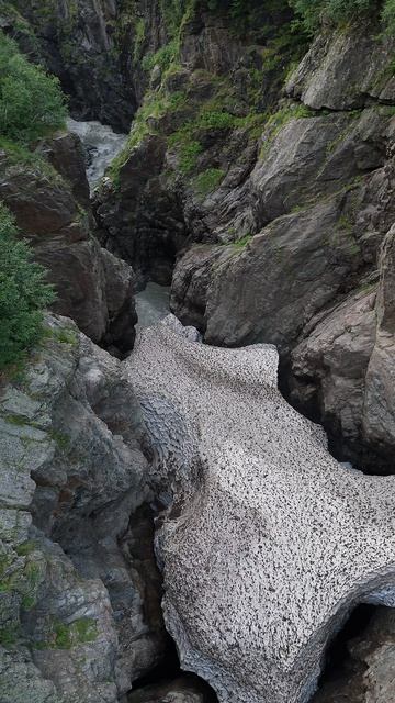 Река Аманауз сквозь ущелье