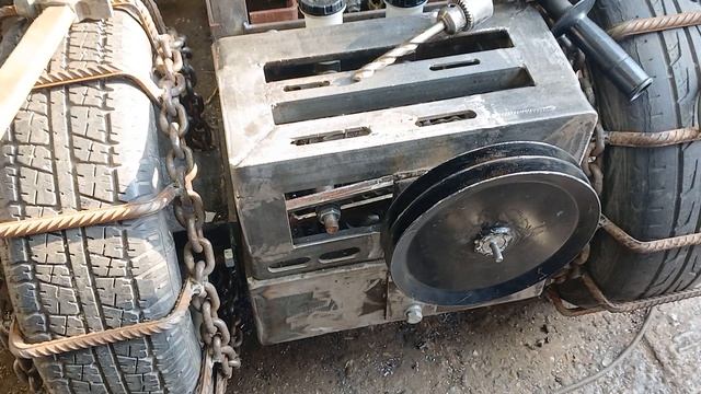 Гусеничный мини трактор, механизм поворота.