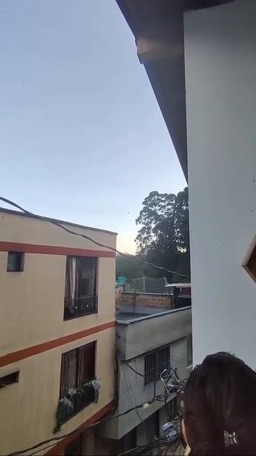 НЛО необычной формы в небе Колумбии