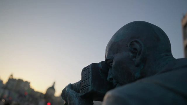 Под звуки старого модема. Телефонная будка с доступом в интернет.