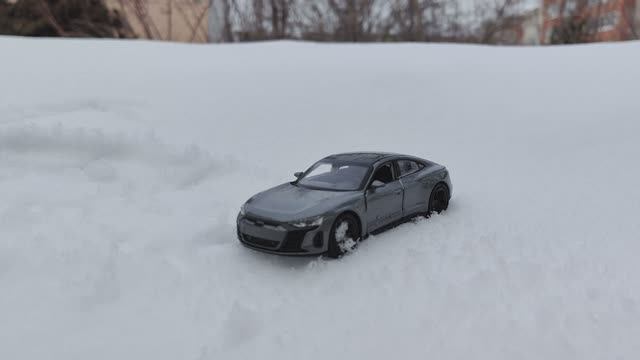 Модель Audi E-tron GT от Welly