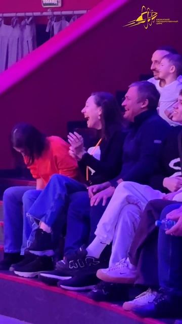 Пусть эта неделя пройдет у вас легко и радостно!