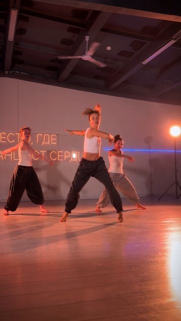 Контемпорари S17 Подростки с Настей Ждановой 🌸 Танцевальный центр S17 Конюшенная площадь, 2В