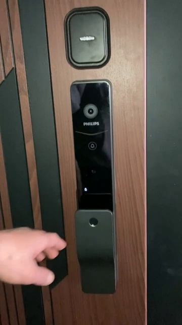 Установка умного замка Philips EasyKey DDL720.Москва, улица Демьяна Бедного