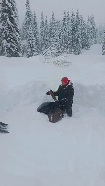 В палатке зимой...