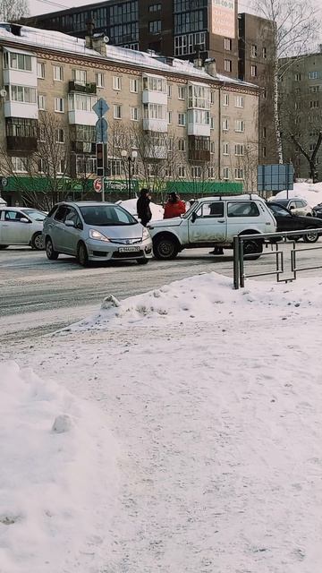 ДТП ОКОЛО ПЯТЁРОЧКИ,россия