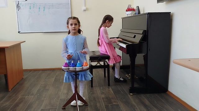 Крутиковы Елизавета и Алёна, М. Кочурбина 