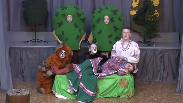 театральный коллектив «Калей-DO-Скоп» показывает спектакль по пьесе Е.Шварца «Два Клена»