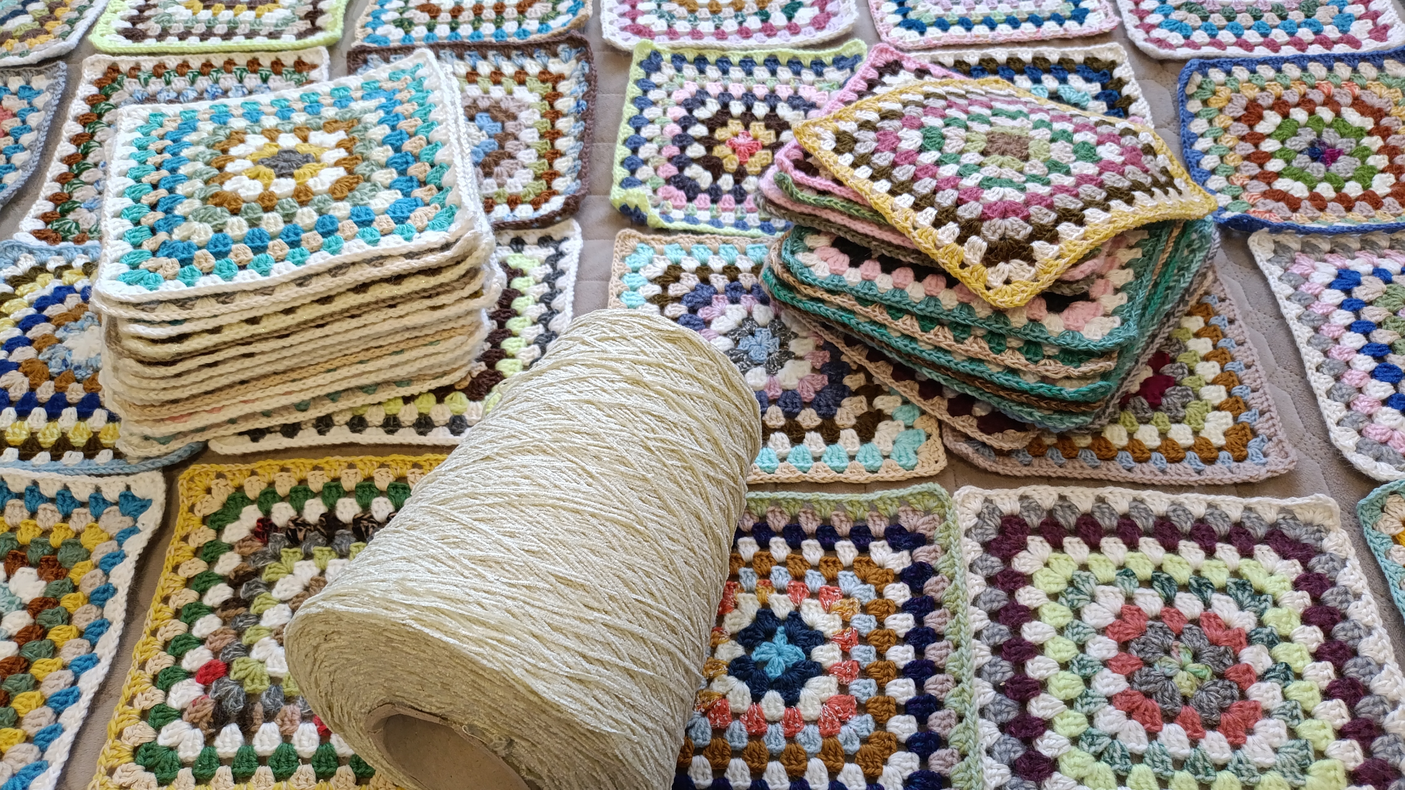 И снова плед... Купила ткацкий станок 😯