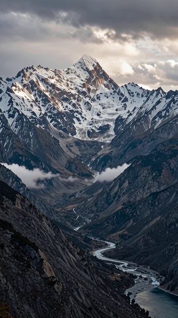 Горные величия: живописные пейзажи природы #горы #природа #пейзаж