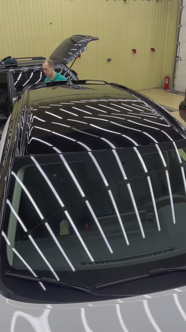 Оклейка крыши и стоек в чёрный с покраской плавника Мурманск