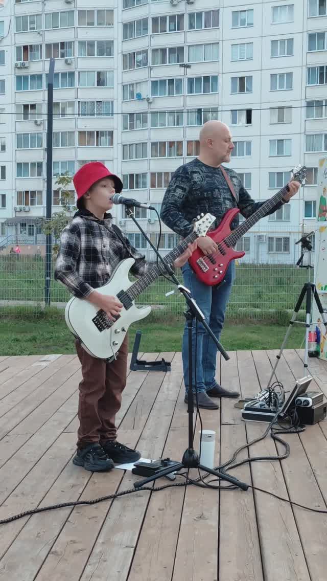 Спокойная ночь - фрагмент с концерта в Альметьевске 2025.08.15 #Цой #Кино #Каспарян #кавер