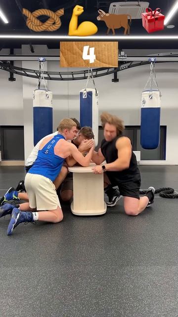 Силач Vs Толпа Боксеров😱 #макссилач (2)