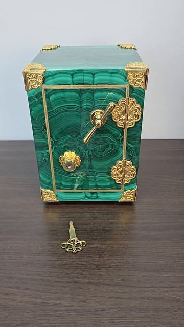 Сейф из малахита для драгоценностей
