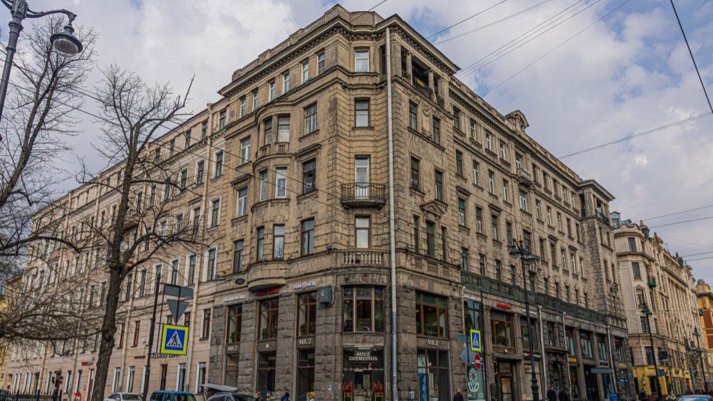 г. Санкт-Петербург,Петроградский р-н,пр-кт Большой П.С.,д. 70-72,лит. А