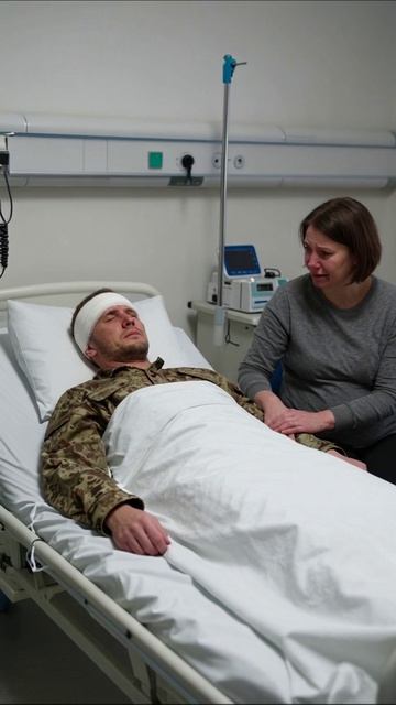 Ожидание конца: безнадежность в стенах больницы #горе #безысходность #потеря