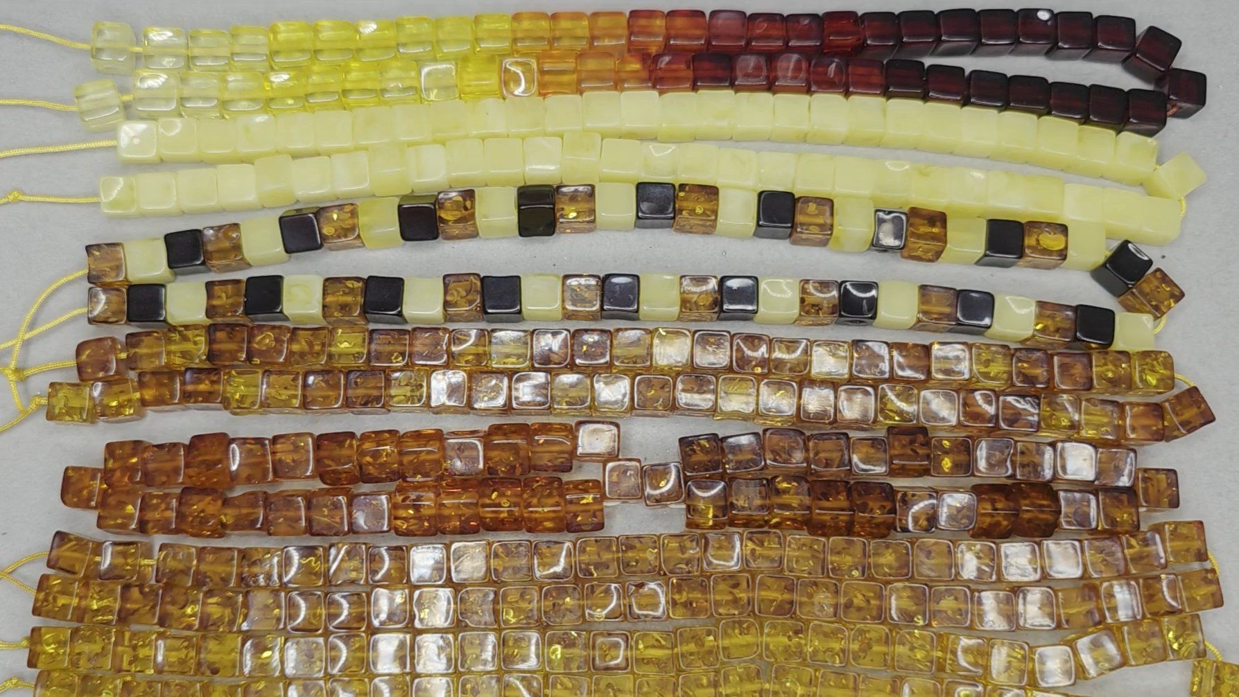 Обзор янтаря. Часть 2. Кубик из плавленого янтаря.