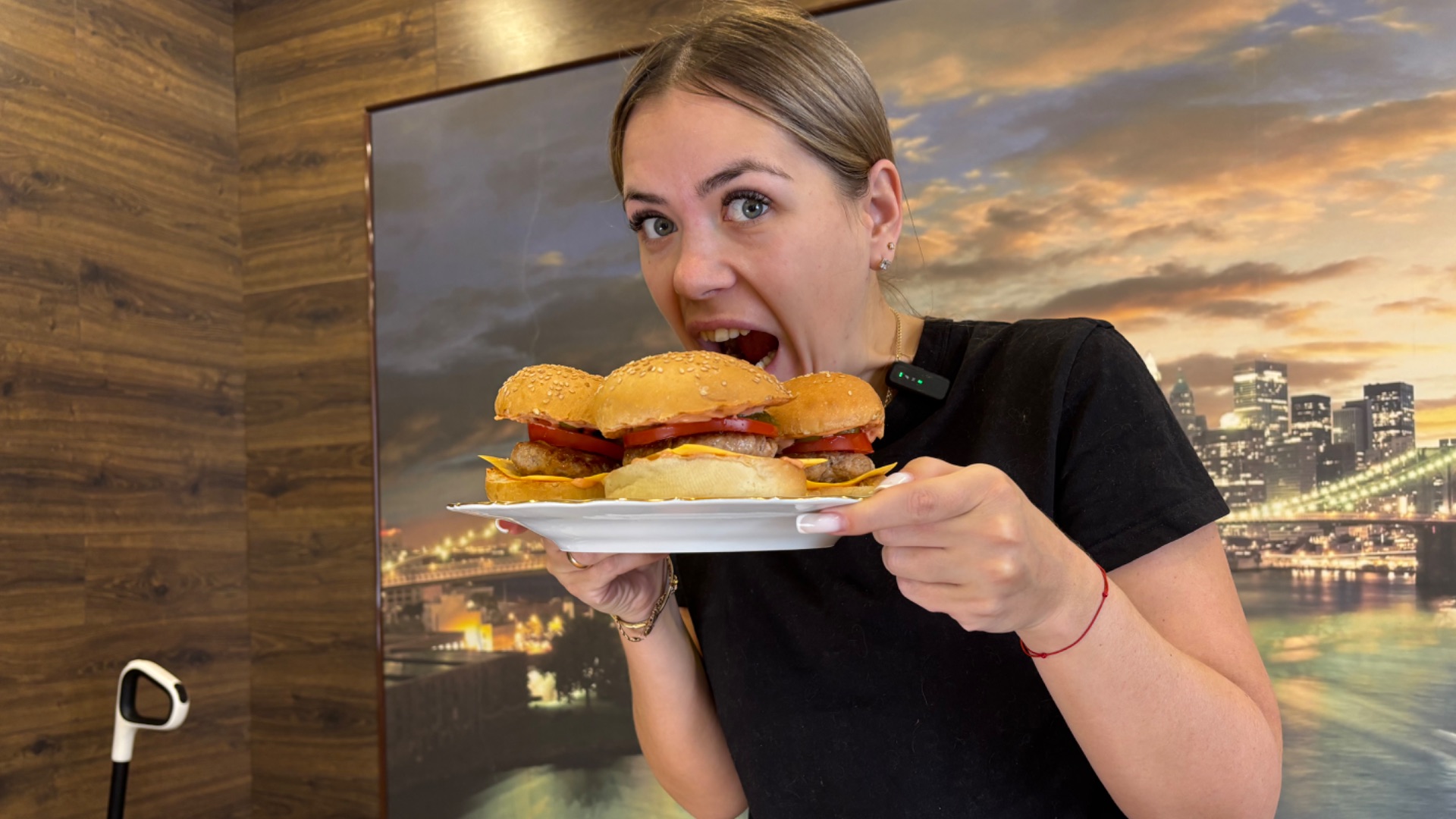 МУКБАНГ ГАМБУРГЕРЫ/ОБЪЕДАЮСЬ ДОМАШНИМИ ГАМБУРГЕРАМИ/МУКБАНГ РОССИЯ