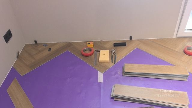 Укладка SPC ламината FARGO цвет Дуб Монако ёлочкой.