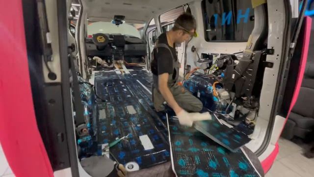 Шумоизоляция Hyundai Staria | Максимальный пакет | SGM | Студия Мос-Олимп