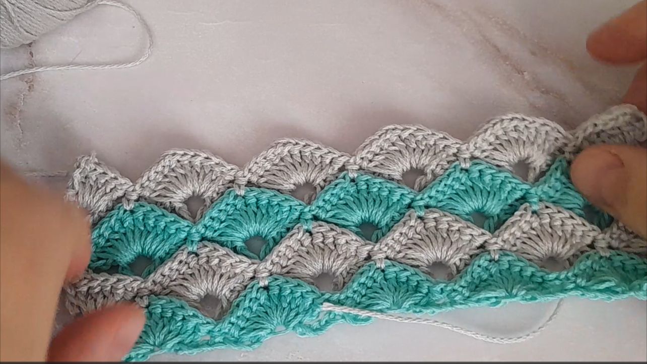 Пополняем копилку узоров крючком. Вяжем вместе