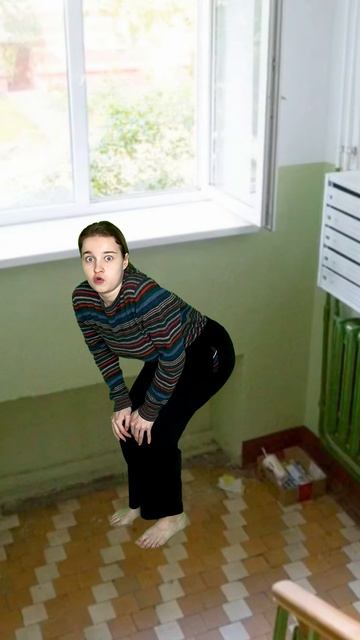 ТИПИЧНЫЙ ПОДЪЕЗД В РОССИИ