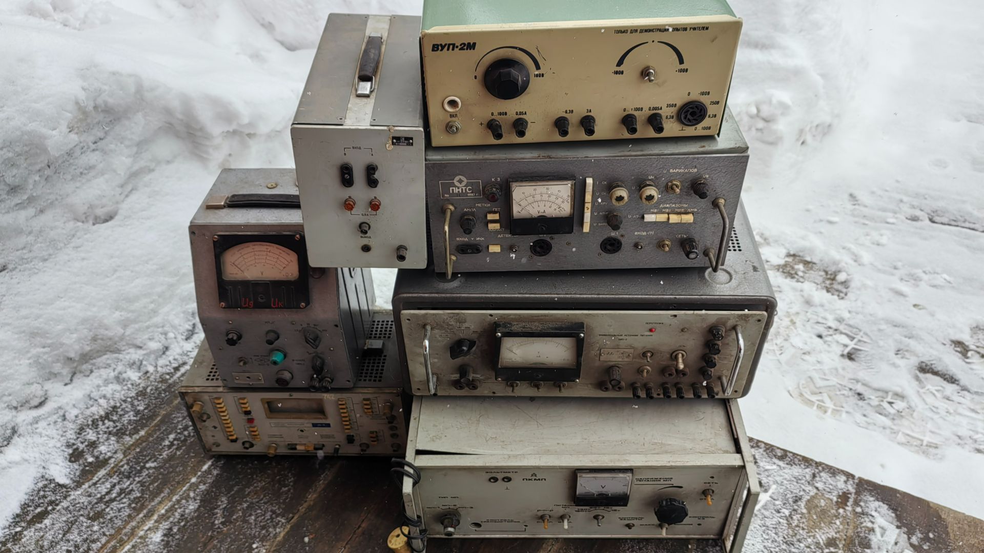 Разбор семи приборов. Золото, платина, палладий и серебро в старых приборах СССР.