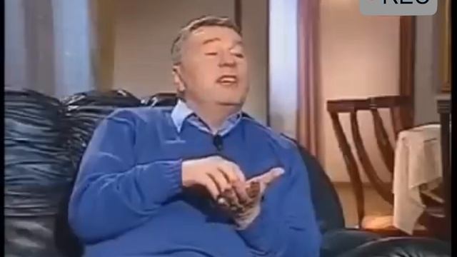 у Жириновского дома. Философия жизни.