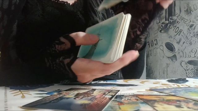 Что у него происходит в жизни сейчас? Расклад Таро