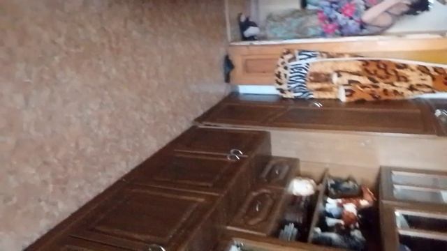 она телефон съела