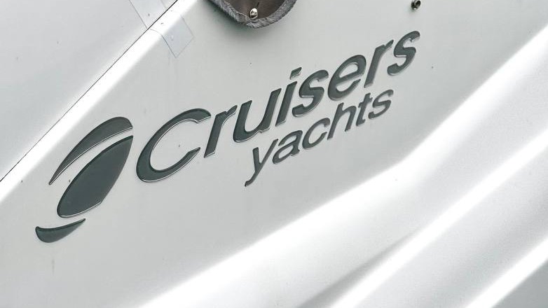 Cruiser Yachts 300 Express
