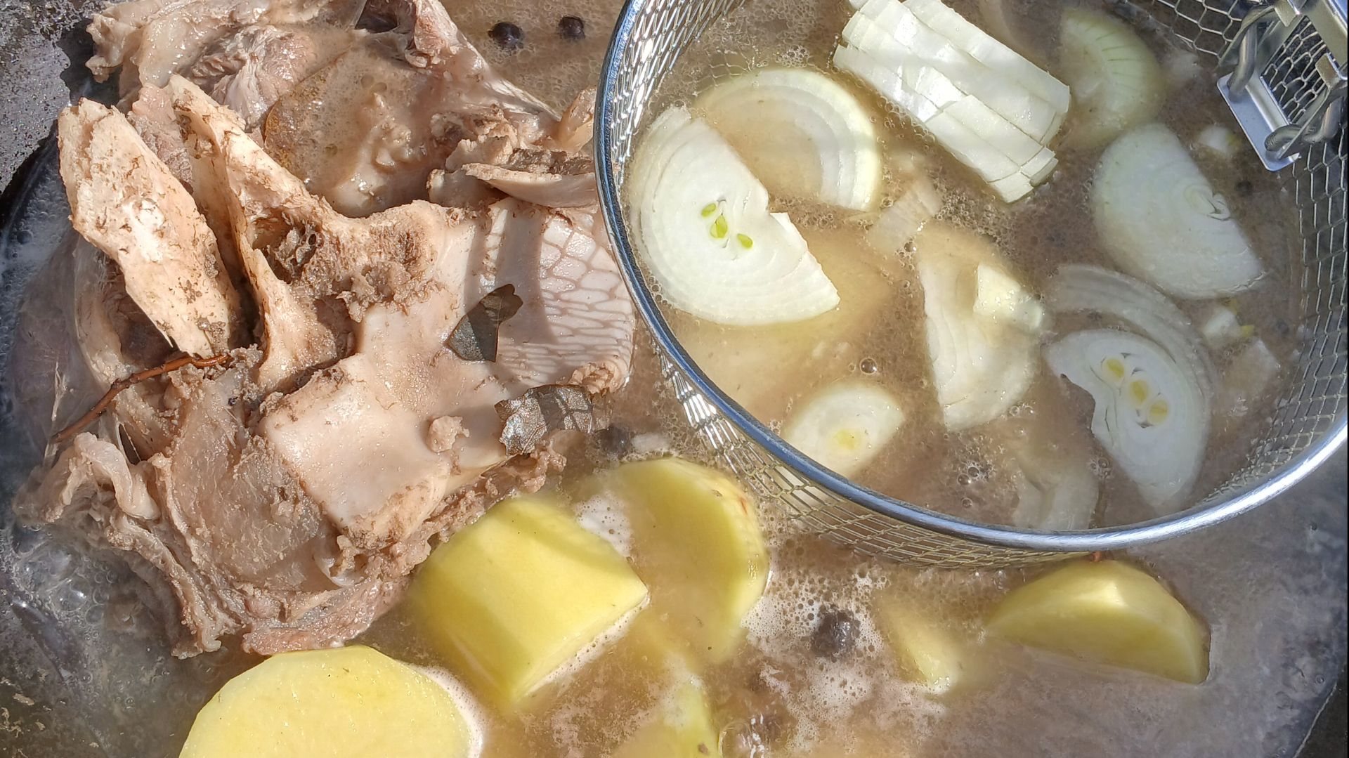 Бешбармак в казане