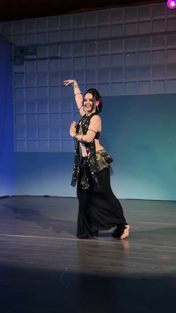 Ирина Крутова, трайбл фьюжн импровизация под живую музыку Tuuli Karelia