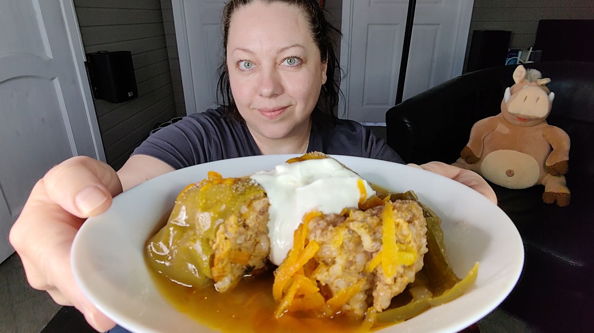 Мукбанг Перцы фаршированные со сметанкой.