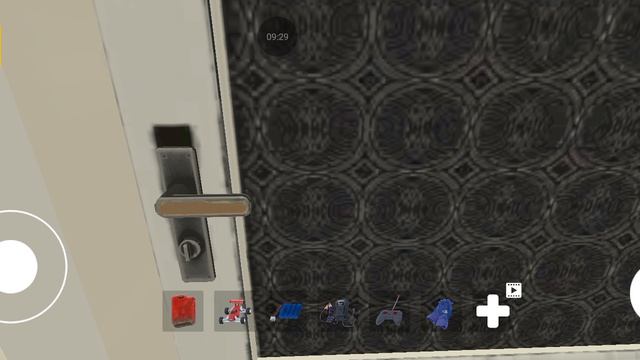 играю с 7 летним другом в побег от блогера но на разные концовки