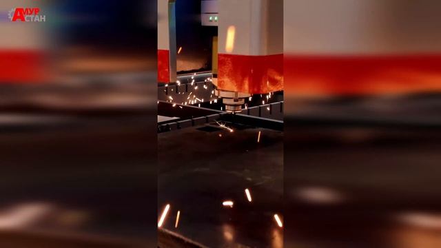 Лазерный станок серии TSP режет углеродистую сталь 20 мм