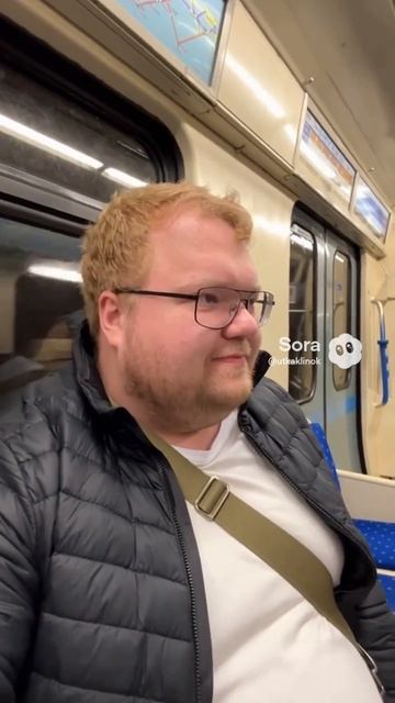 Тоха садится в поезд Русич и катается