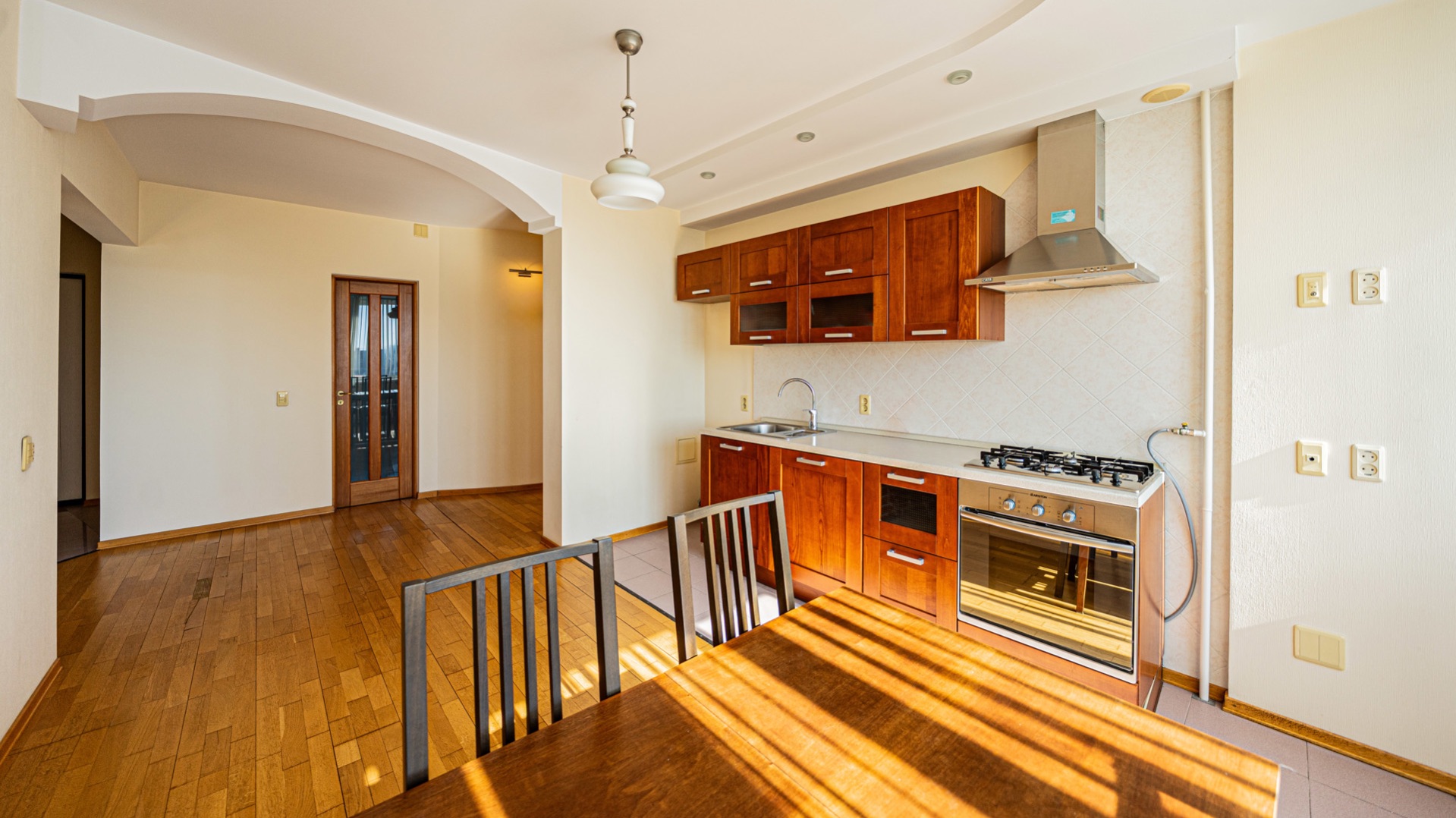 2-к квартира, Октябрьская 74