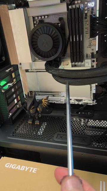 Обзор GIGABYTE X870E AERO X3D WOOD. Деревянная материнская плата для рабочих станций и игрового ПК.