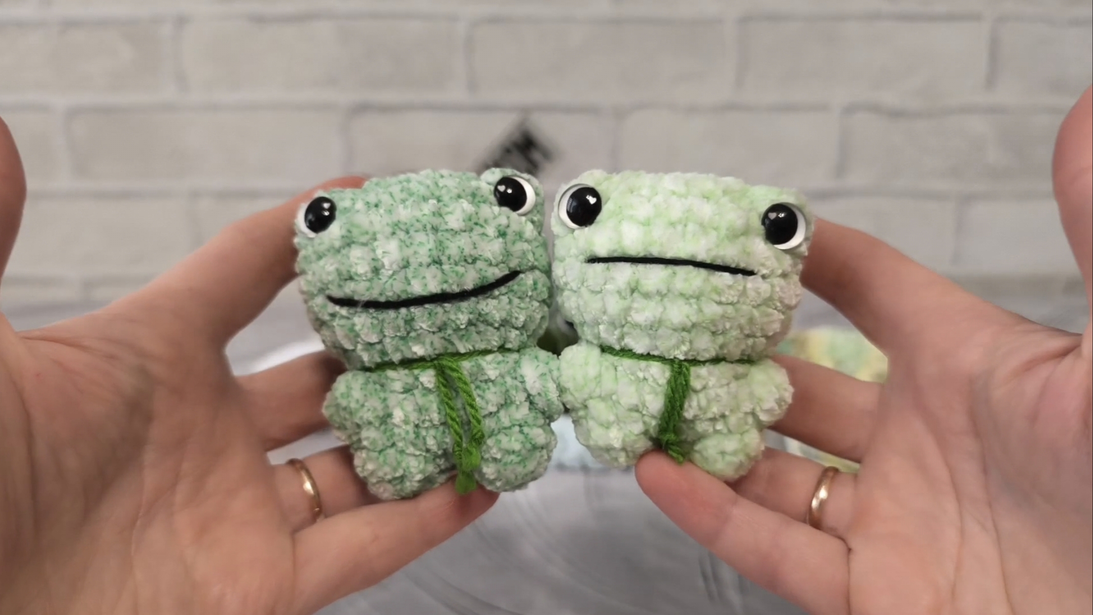 25/26 Что получилось связать за выходные..Вышло дополнение по Лягушатам.