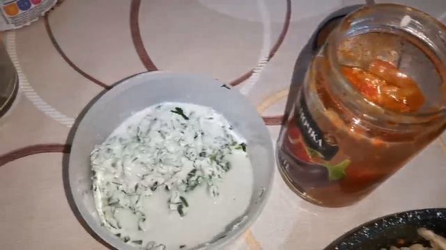 Дима кушает