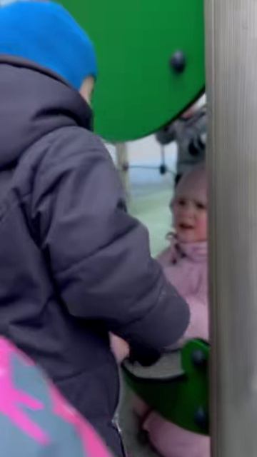 Cosmo Сад в д.Рузино.  Прогулка.