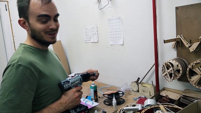 Сборка новых заказов Неоновые вывески, Паша открывает подарок