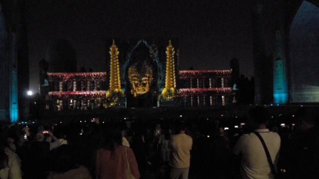 Самарканд. Световое шоу на площади Регистан