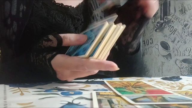 Его следующий шаг по отношению к вам? Расклад Таро