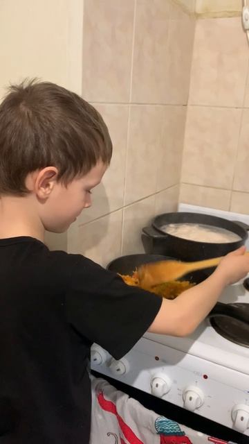 помогаю маме