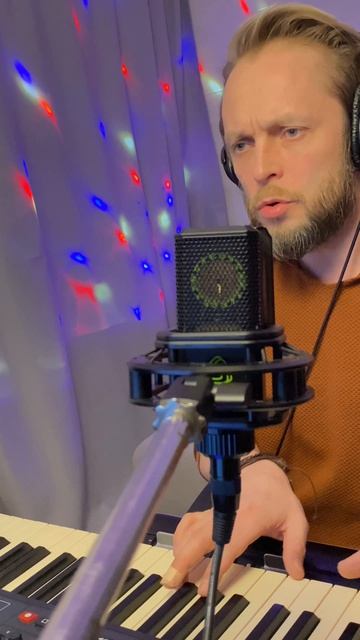 Как оказалось совсем  не сложно загрузить в Tunecore