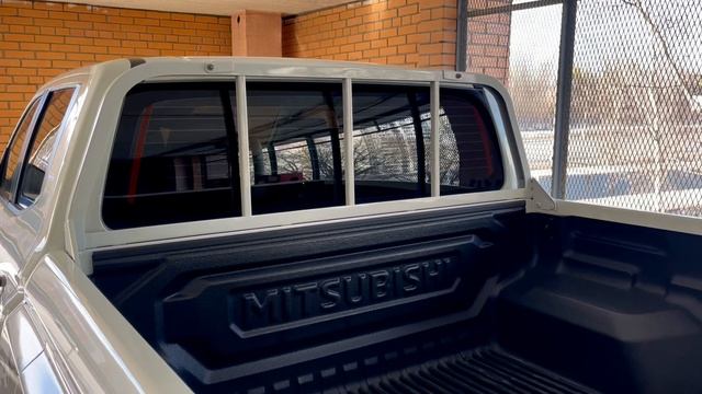 Mitsubishi L200 2025