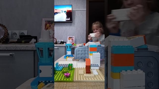 строим из Lego постройки из 99 ночей